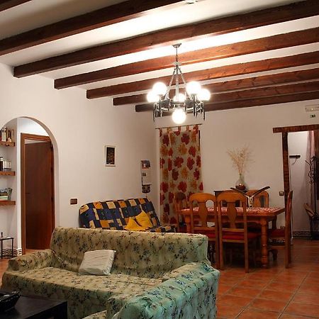 El Hogar De Ardwina Vendégház Alía Kültér fotó
