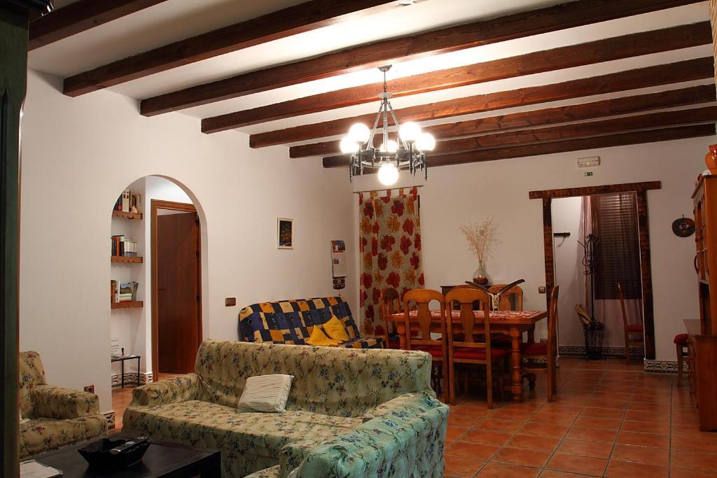 El Hogar De Ardwina Vendégház Alía Kültér fotó
